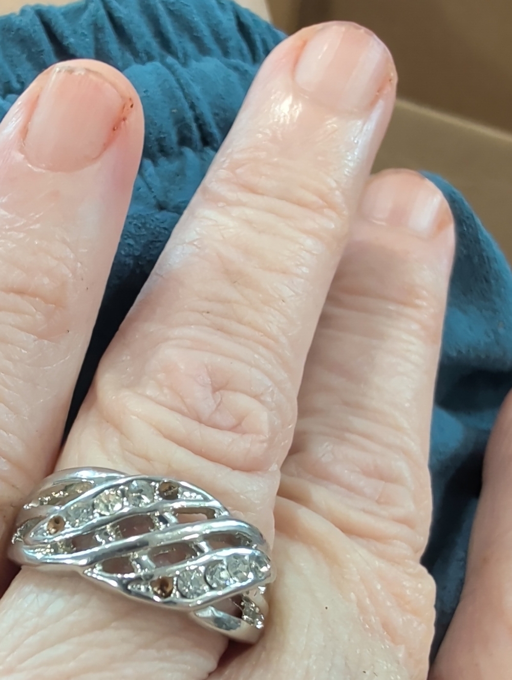 Unique Vintage Silver Wave Ring with Clear and Champagne Stones